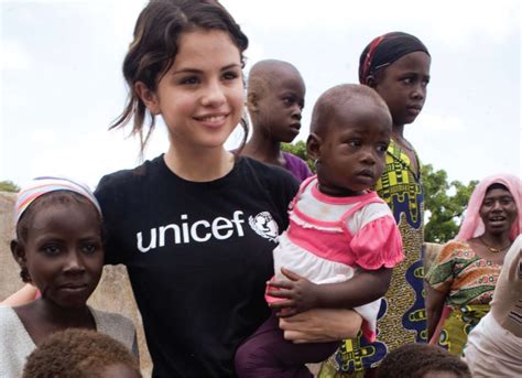 selena gomez helping others.